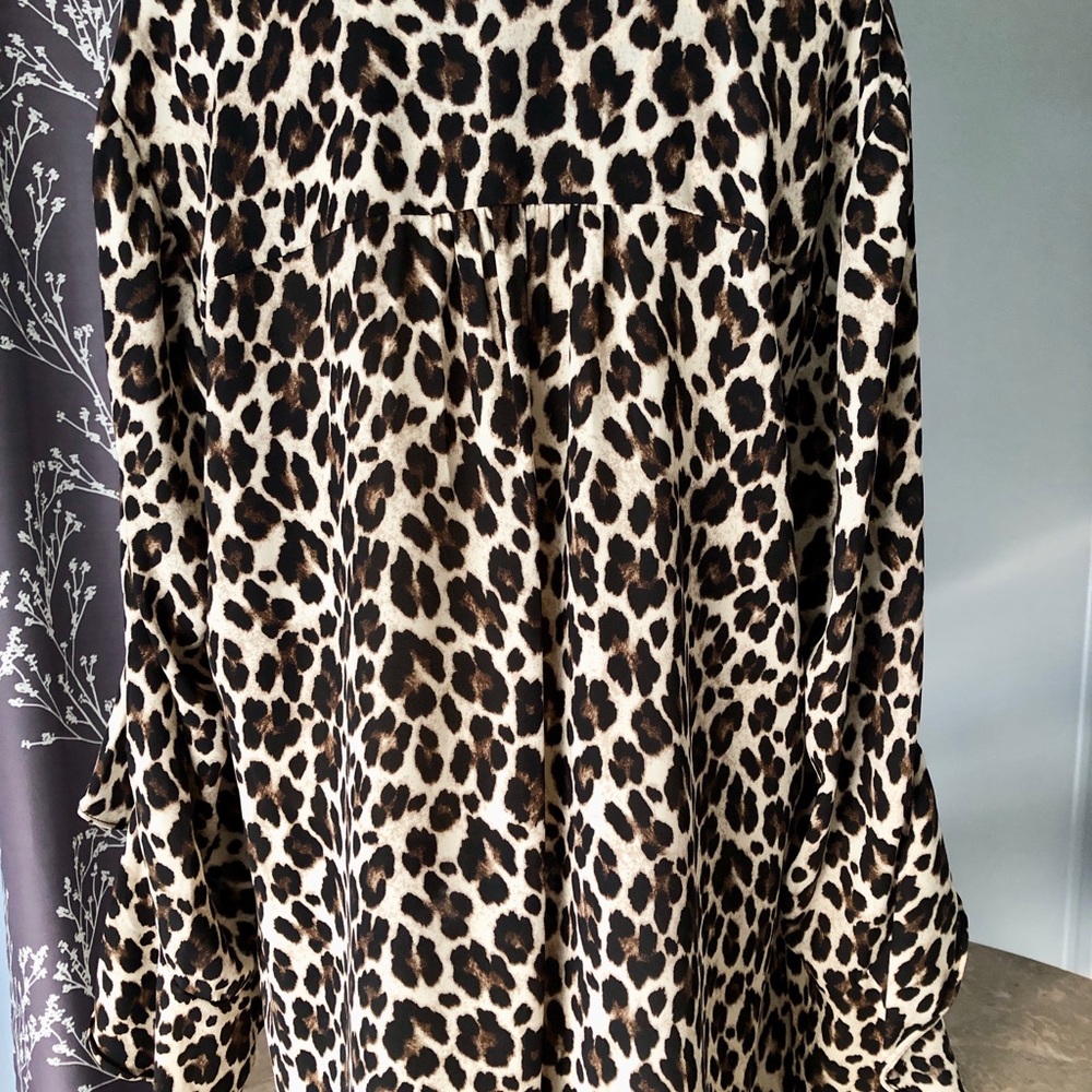 VINCE CAMUTO BLOUSE - Picture 6 of 7